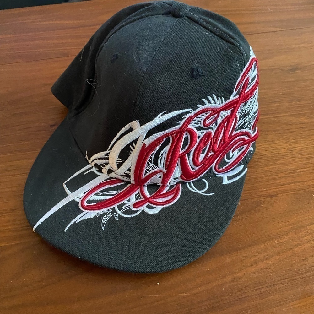 Graphic Red Skater Brand Hat - Picture 3 of 6